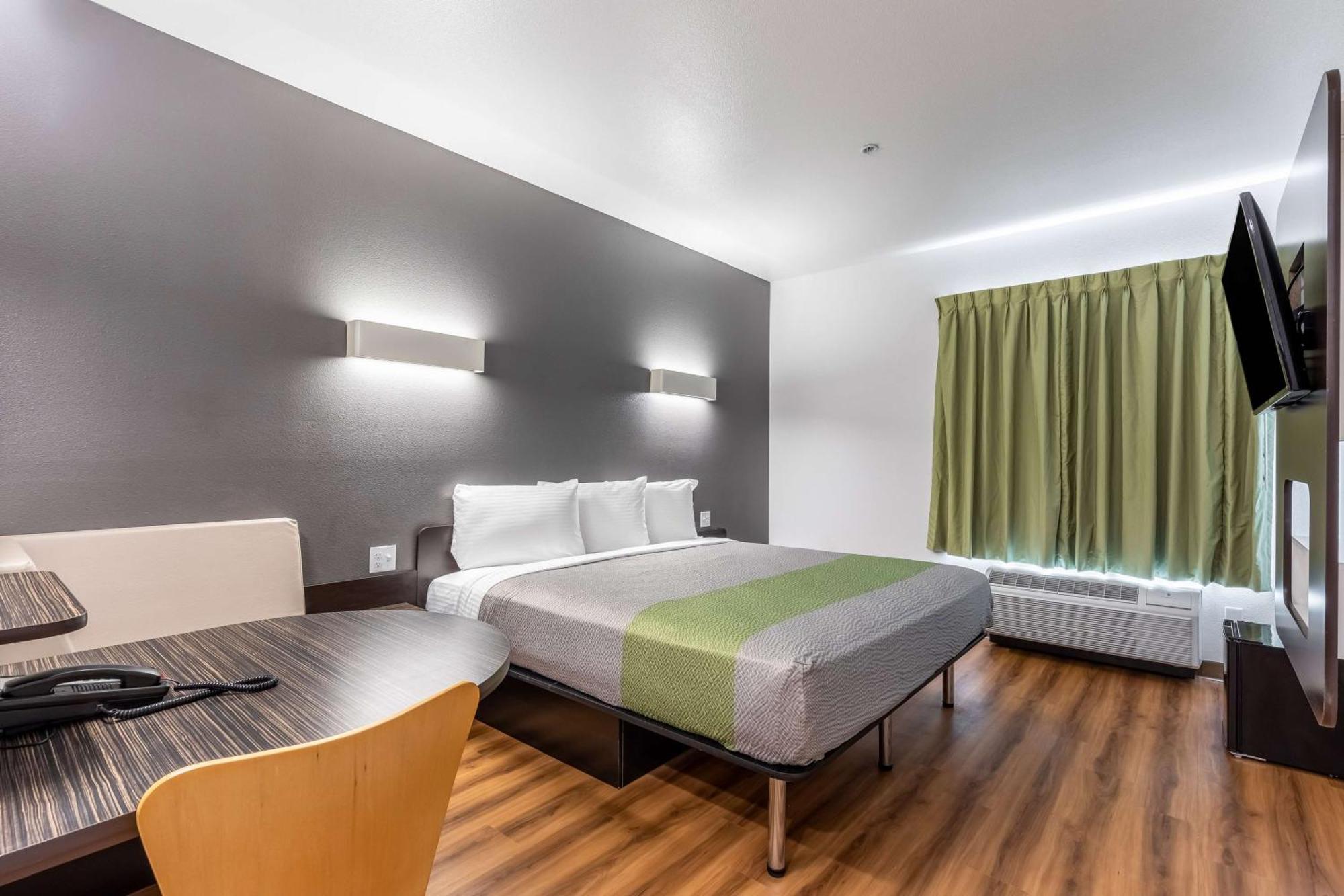 1 KING BED | MOBILITY ACCESSIBLE | RI SHWR | MINI FRIDGE | NON-SMOKING |