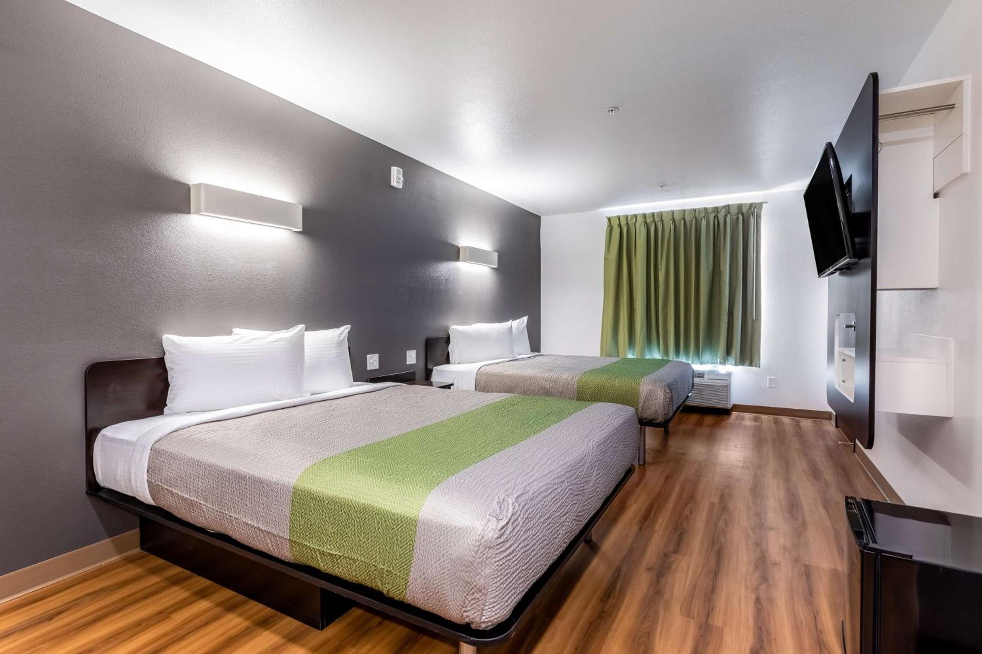 2 QUEEN BEDS | MINI FRIDGE | NON-SMOKING |