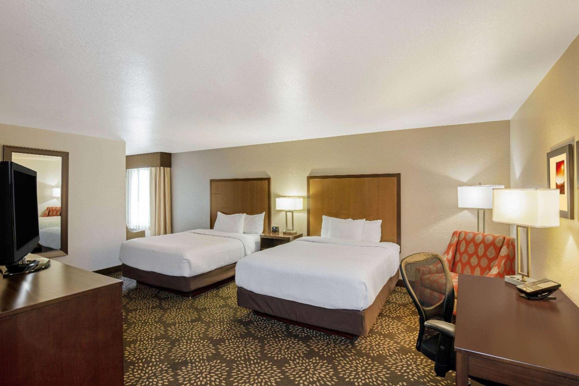 Queen Room Two Queen Beds Non-Smoking