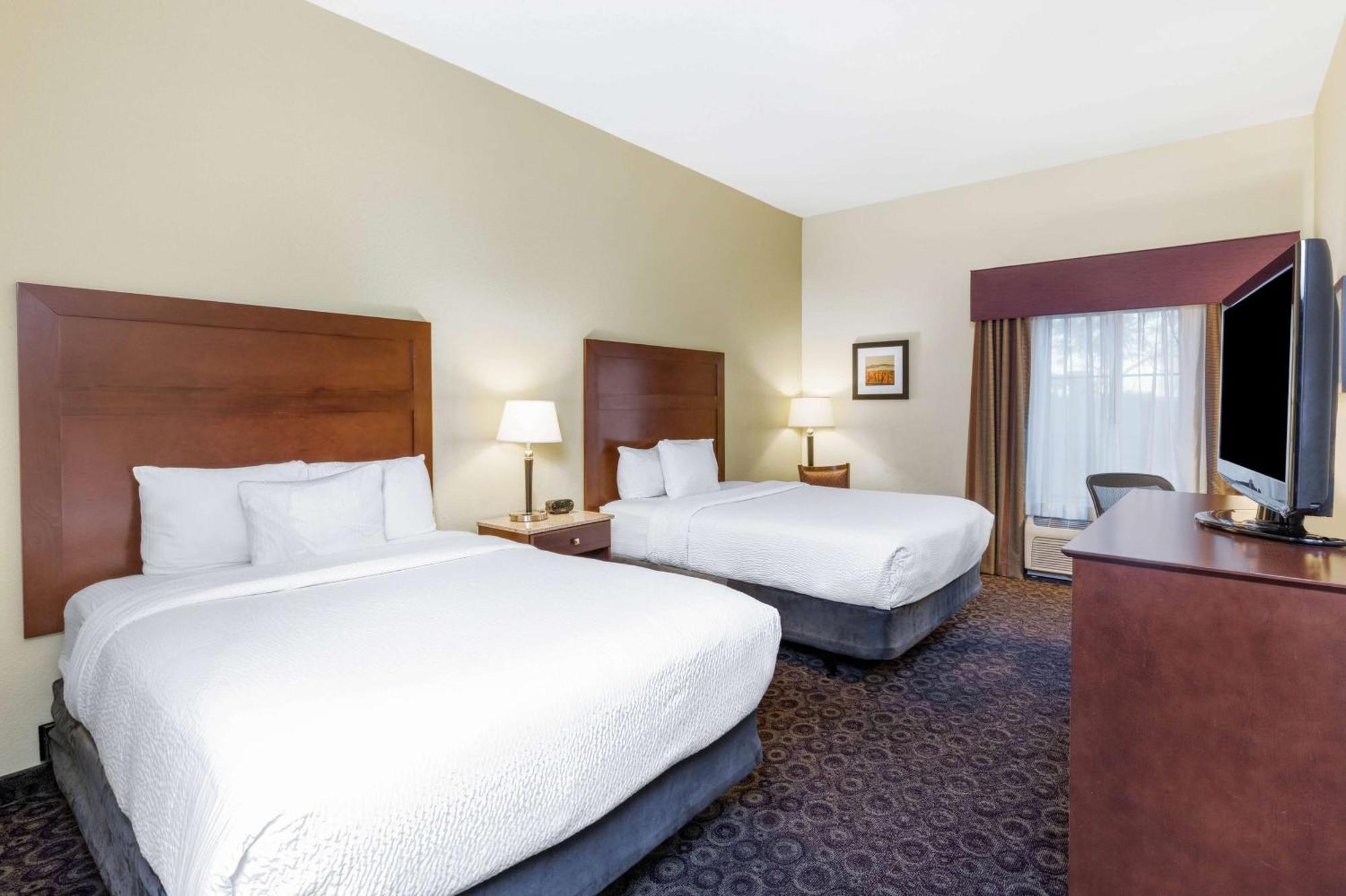 Queen Room Two Queen Beds Mobility Access or Non-Smoking