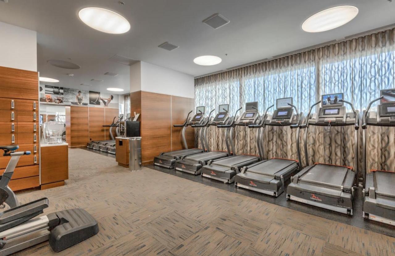 King Suite Pool View