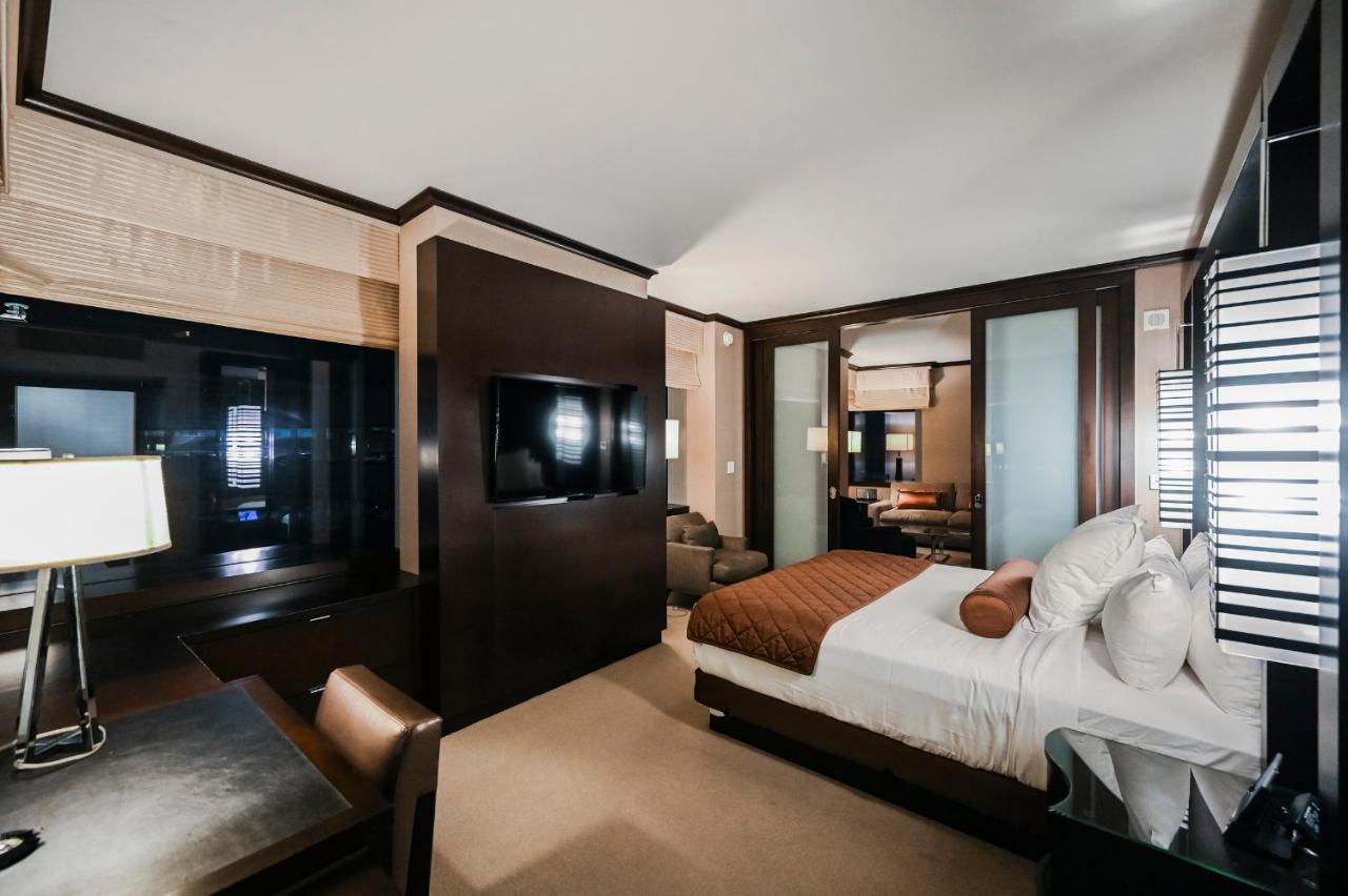 One Bedroom City Center View