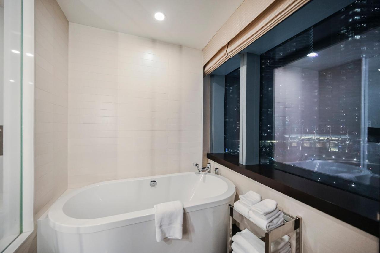 One Bedroom City Center View