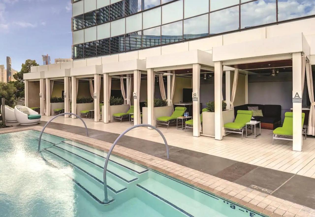 King Suite Pool View
