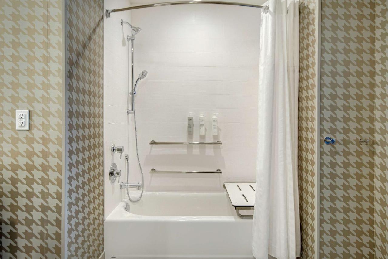 King Studio Suite