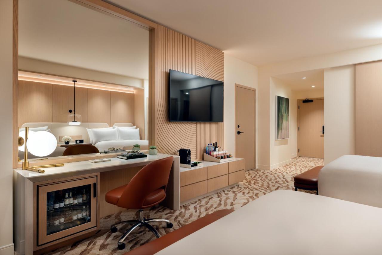 Resort Two Queen Mountain View
