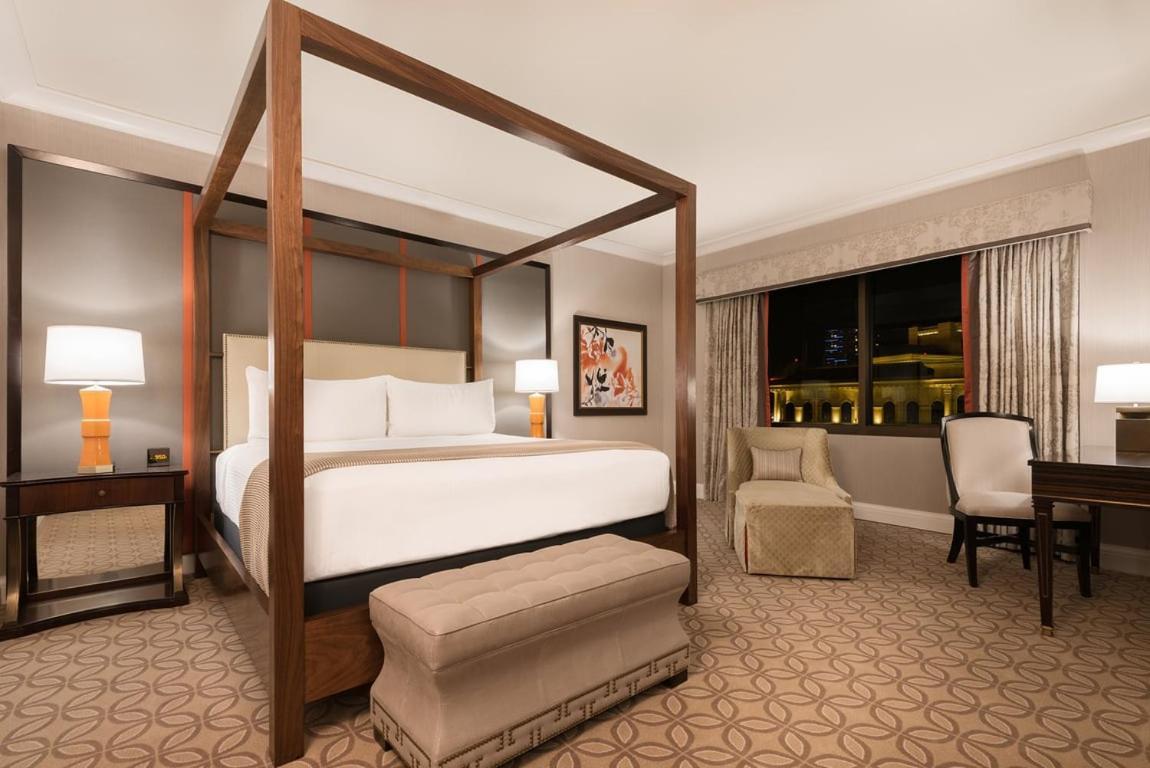 Palace Premium Suite 1 King Bed 2 Queen Bedroom
