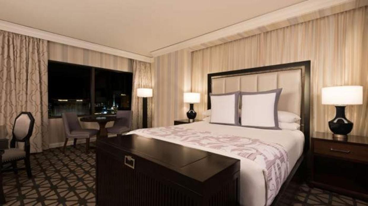Octavius Premium Suite 1 King Bed 2 Queen Bedroom