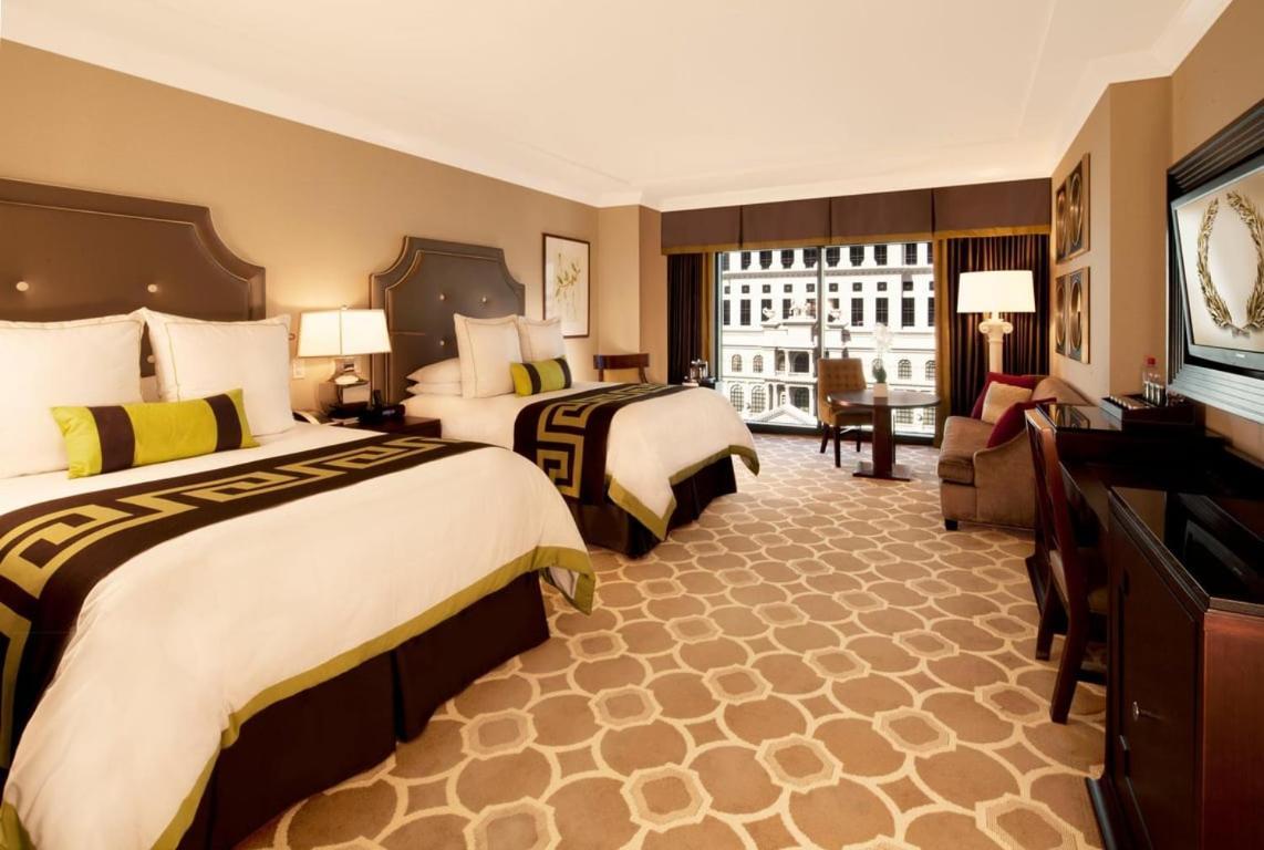 Octavius Premium Suite 1 King Bed 2 Queen Bedroom