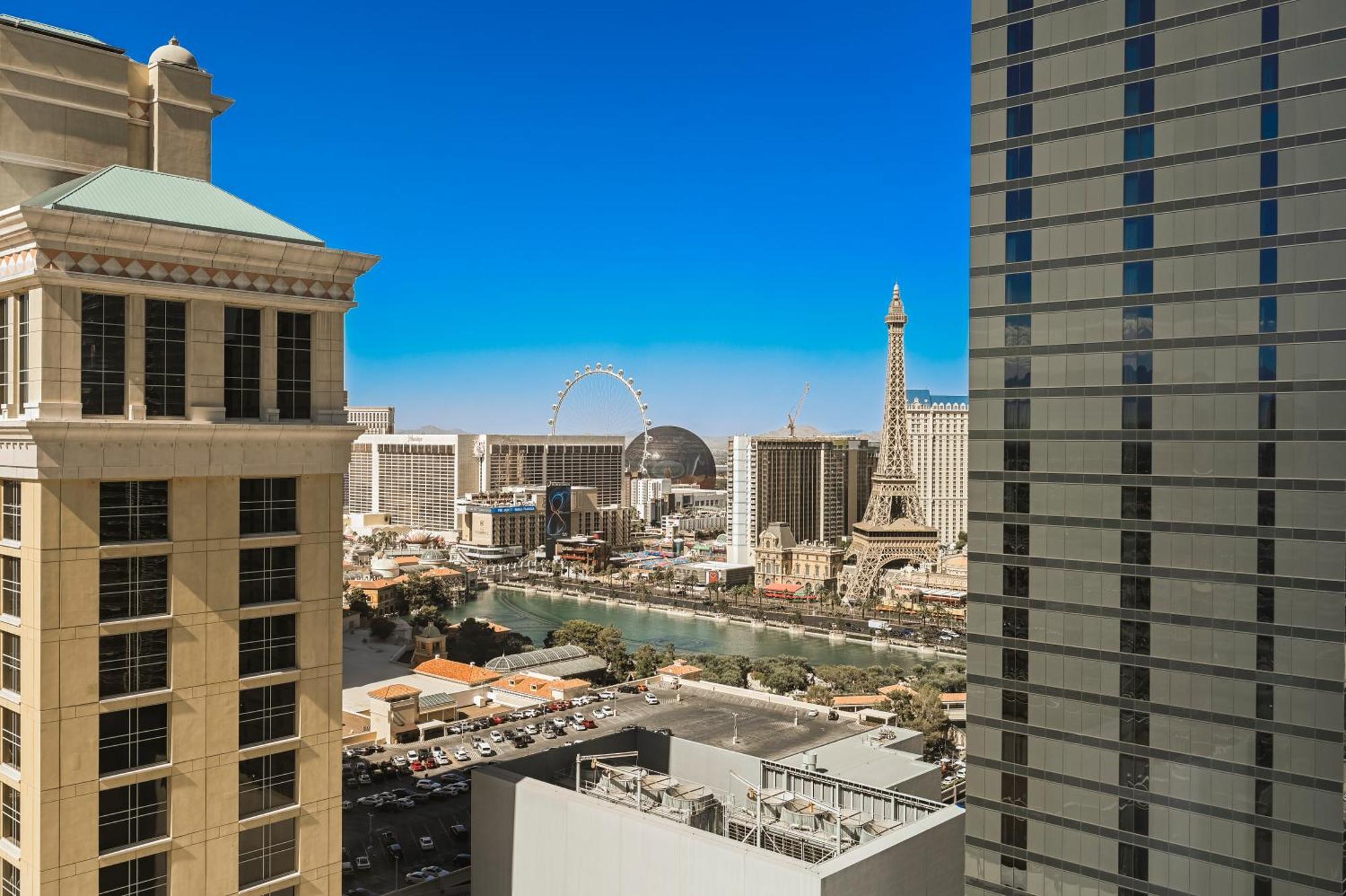 Studio Vegas City View