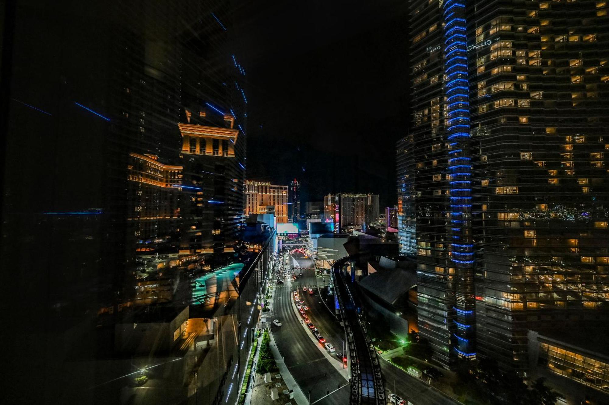 One Bedroom City Center View