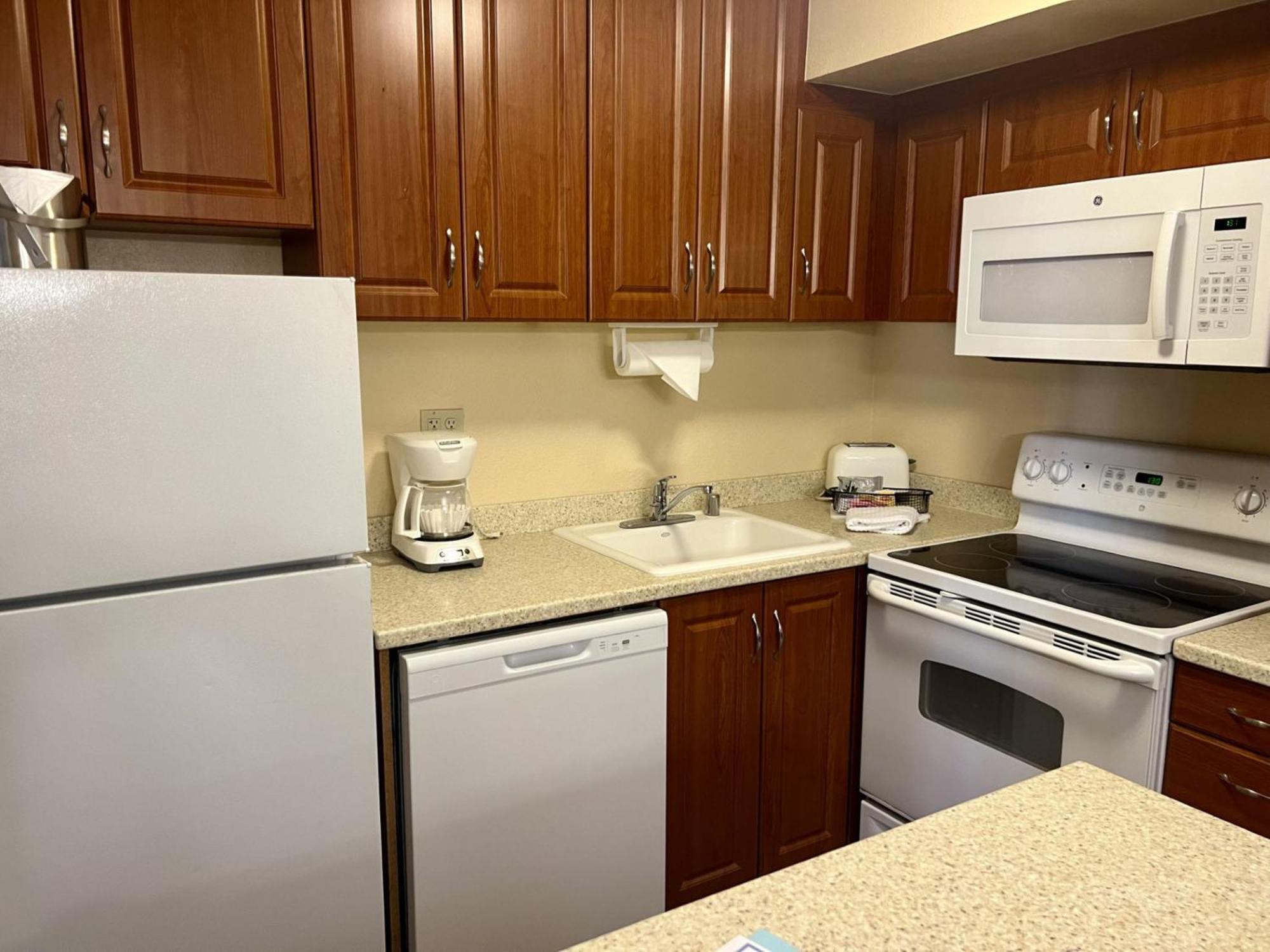 Deluxe Queen Suite