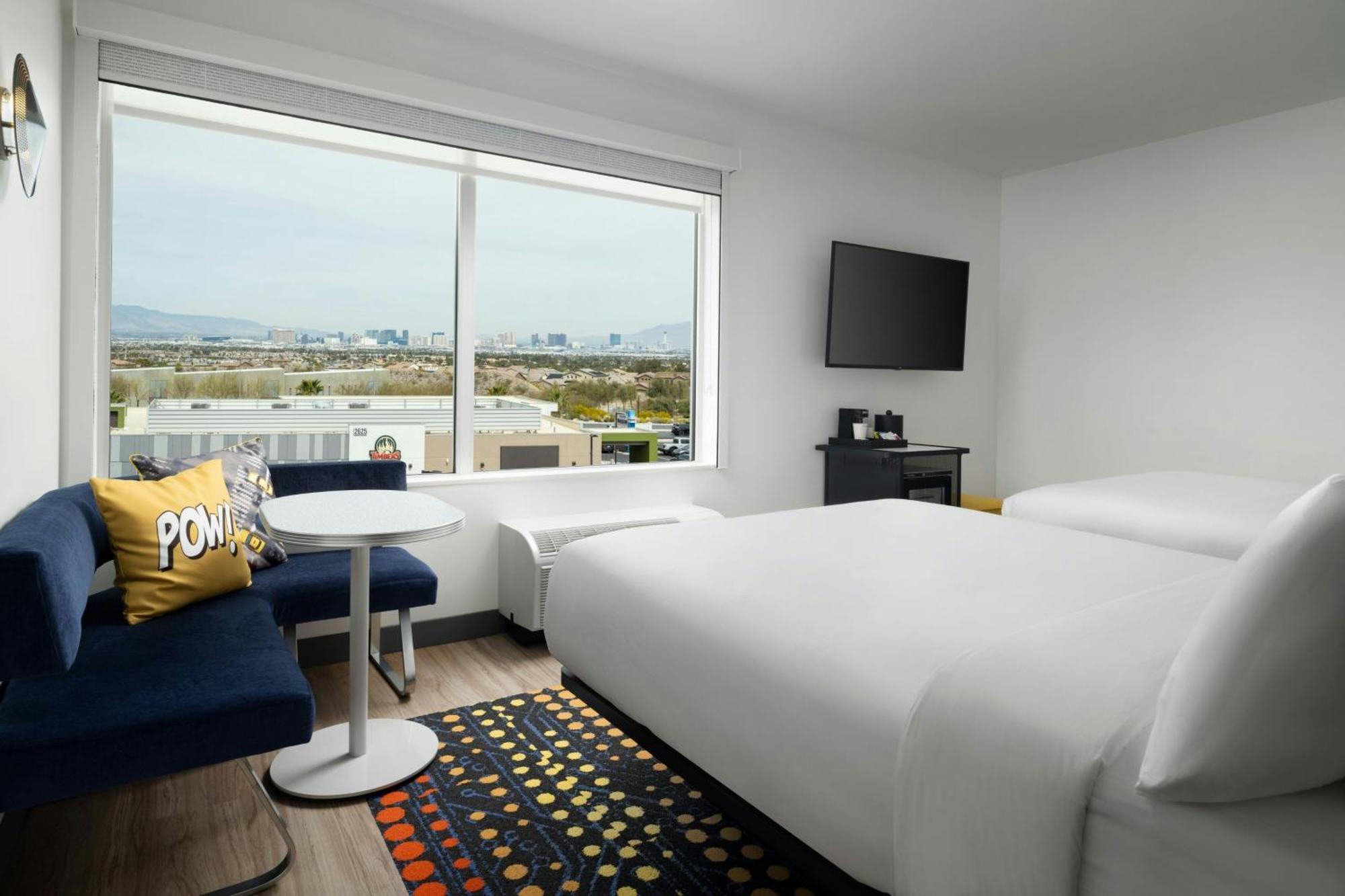 Queen Room Two Queen Beds City View