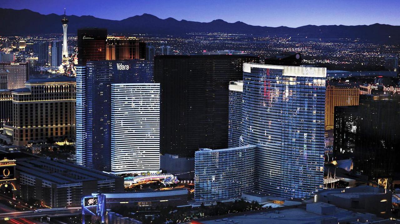 King Suite Pool View