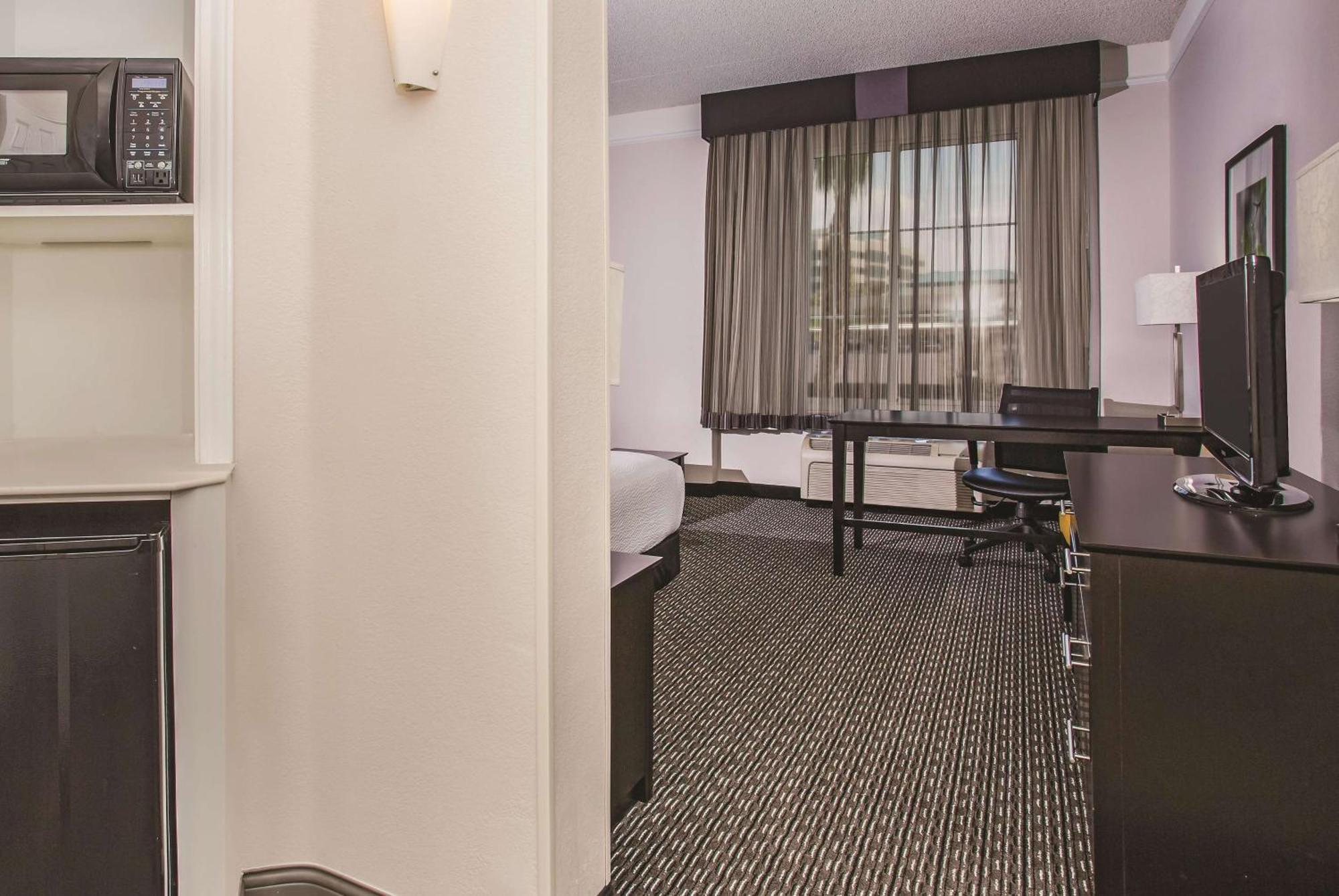 Executive King Room Non-Smoking