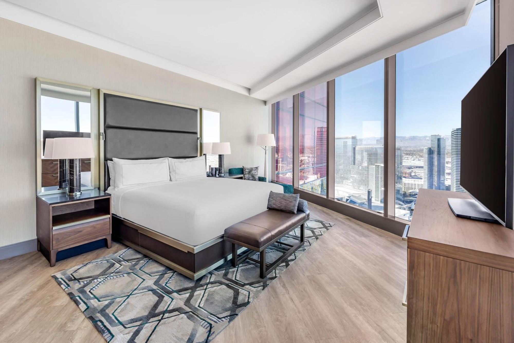 Two-Bedroom Entertainment Plus King Suite Two King Beds