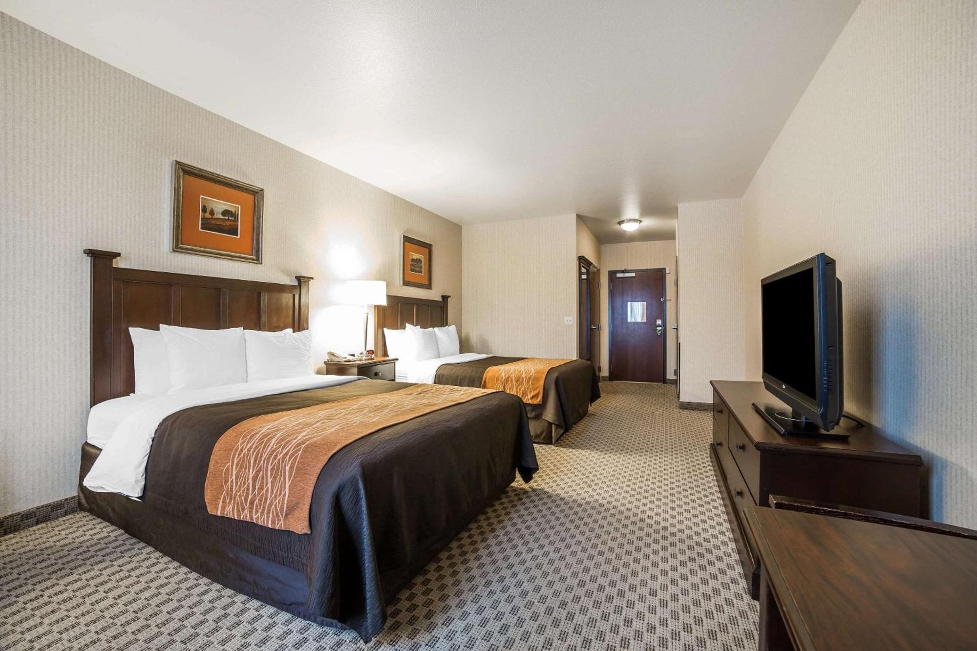 Queen Room Two Queen Beds Non-Smoking