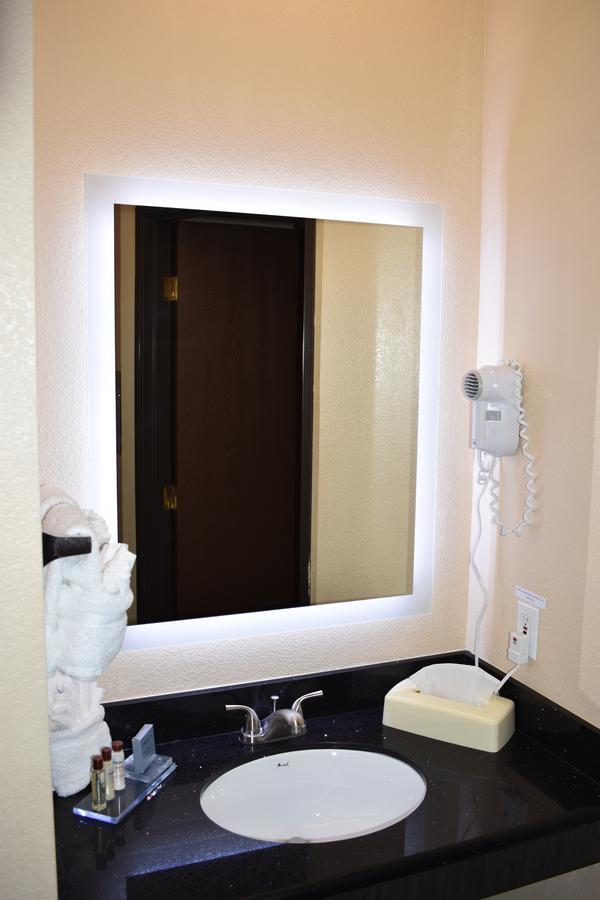 Queen Room Two Queen Beds Disability Access Non Smoking