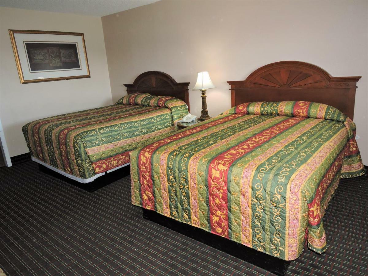Queen Room Two Queen Beds Non-Smoking