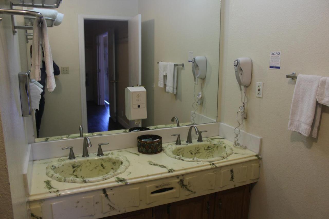Deluxe Family Suite