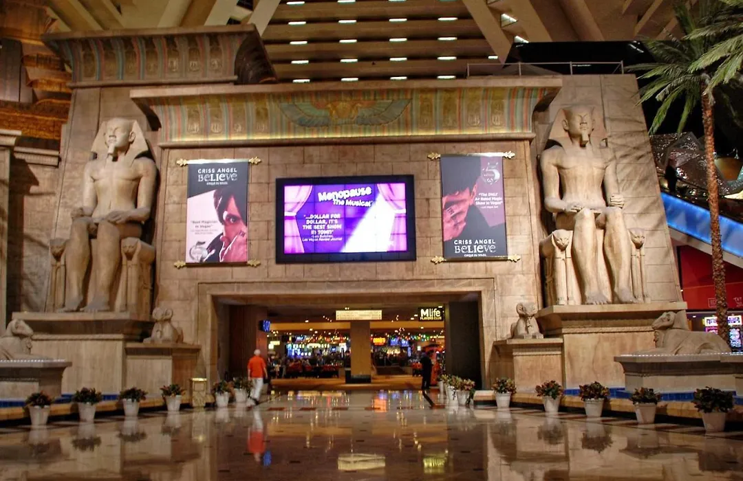 Strip Las Vegas Unit By Luxor And T Mobile Arena Area-1
