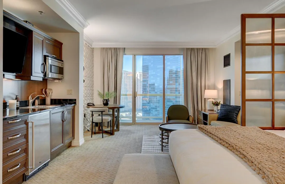 Jewel Suite W/Balcony Mgm Signature * 23Rd Floor* Strip View-1