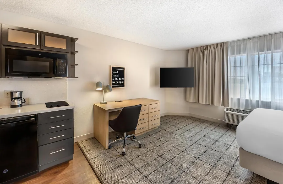 Sonesta Simply Suites Las Vegas Convention Center-1