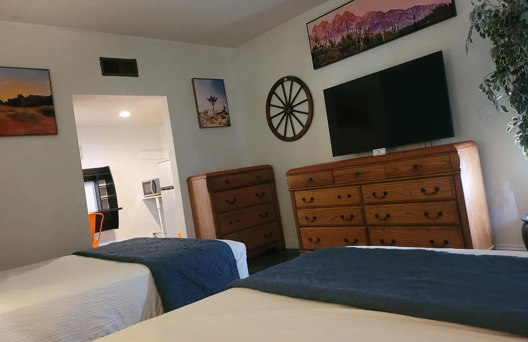 Desert Hills Motel-1