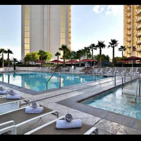 Signature Mgm Suite With Strip And Sphere View-2