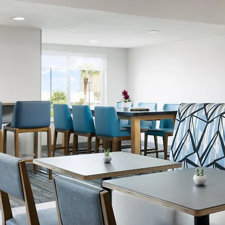 Holiday Inn Express Las Vegas Stadium Area By Ihg-3