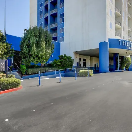 The Lapis Suite At Platinum Hotel-2