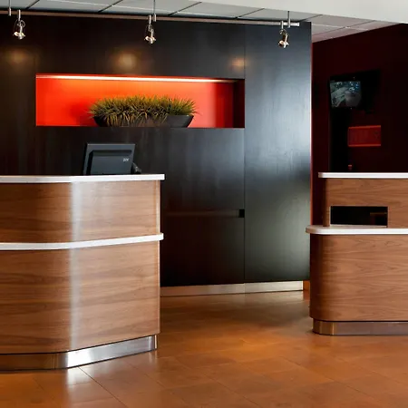 Courtyard By Marriott Las Vegas Convention Center-3