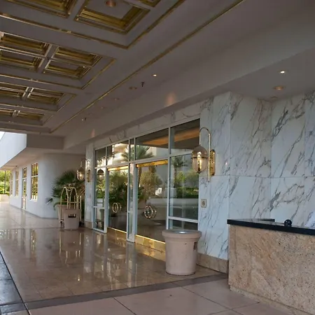 Stripviewsuites At Signature-3