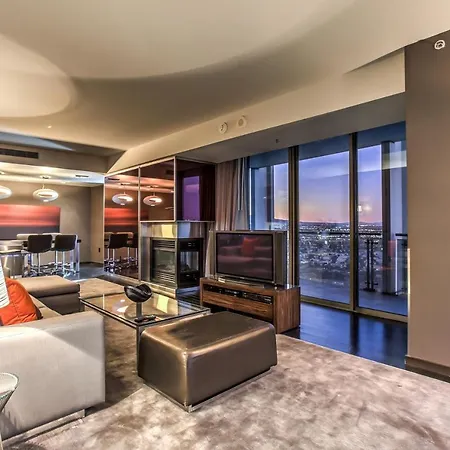 Palms Place Studio With Balcony & Strip View-2